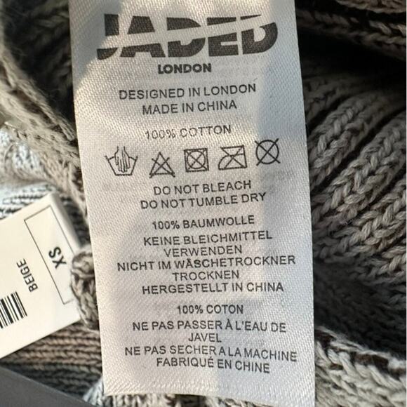 Stylish Gray Ribbed Sweater - Picture 3 of 4